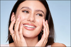 Get a Grip on Glow with SHEGLAM's Newest Prime & Set Spray